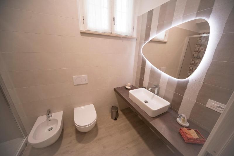One-Bedroom Apartment image 3