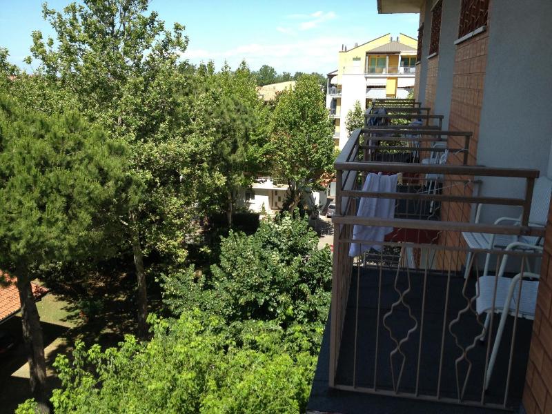Quadruple Room with Balcony image 2