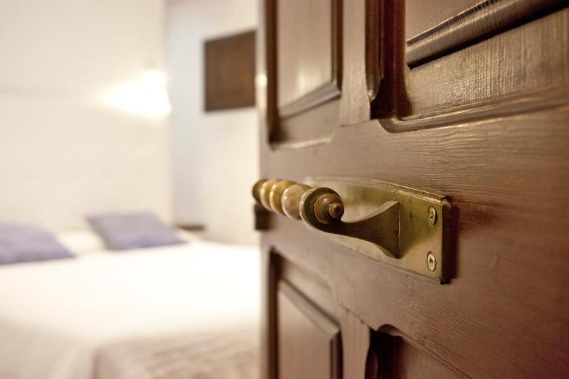 Double Room with Terrace image 4