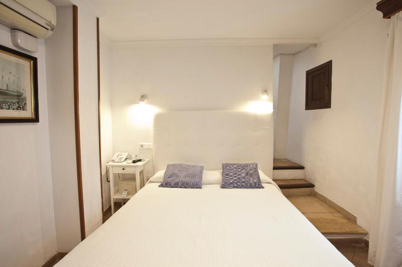 Double Room with Terrace image 3