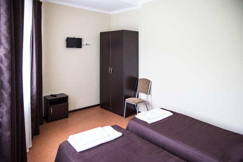 Quadruple Room image 3