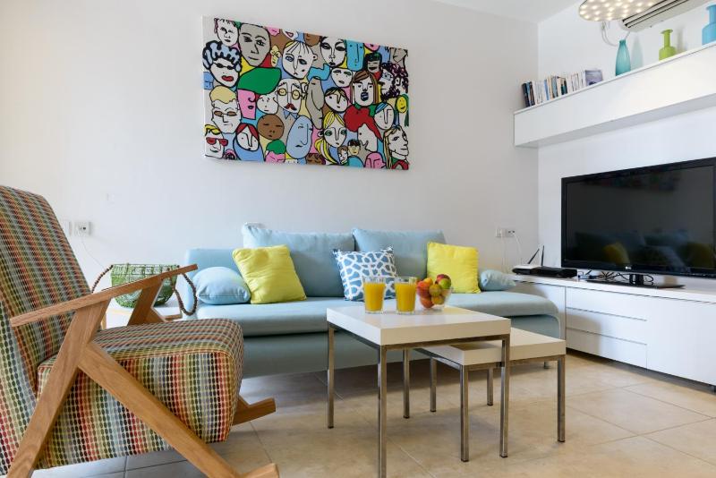49 Abarbanel - By Beach Apartments TLV - image 3