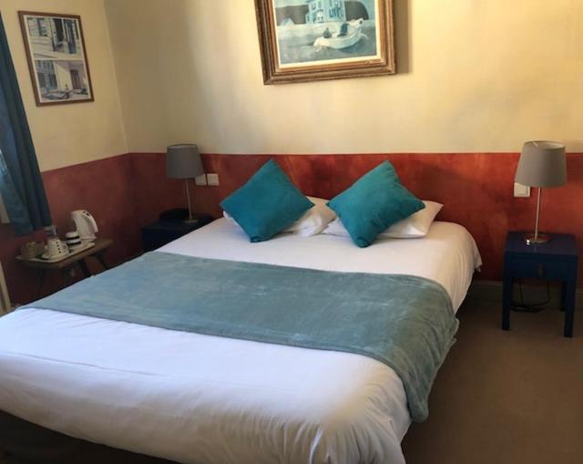 Double Room with Private Bathroom image 1