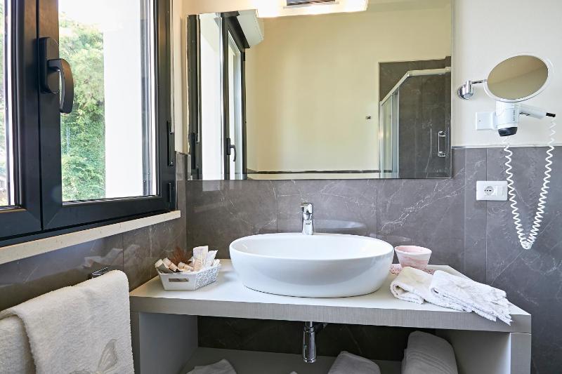 Superior Double Room image 2