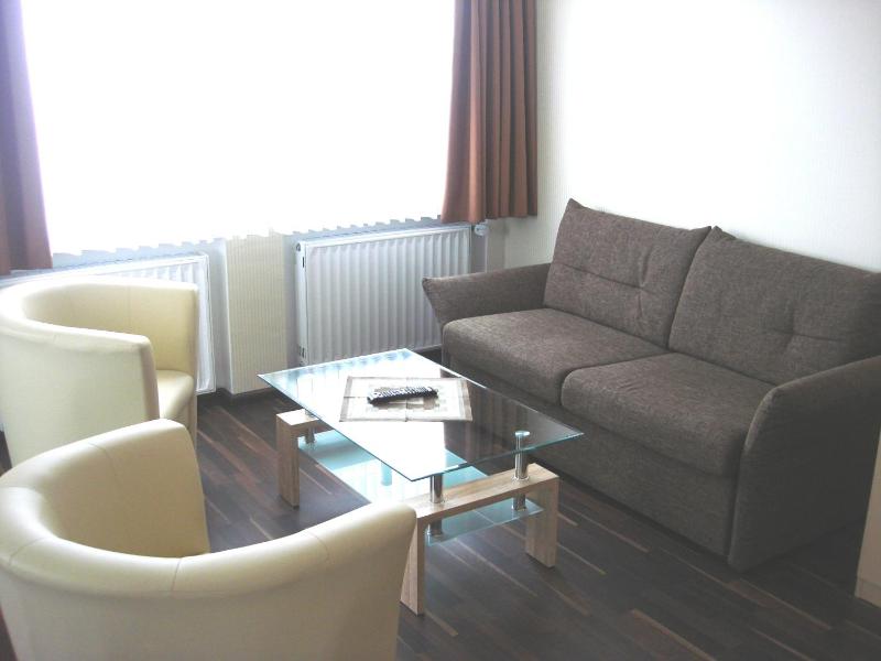 Family Room image 1