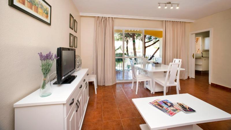 Two-Bedroom Apartment (4 Adults + 2 Children) image 3