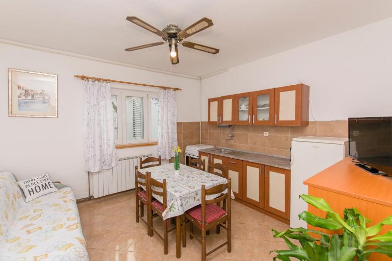 Apartments Miroslava - image 15