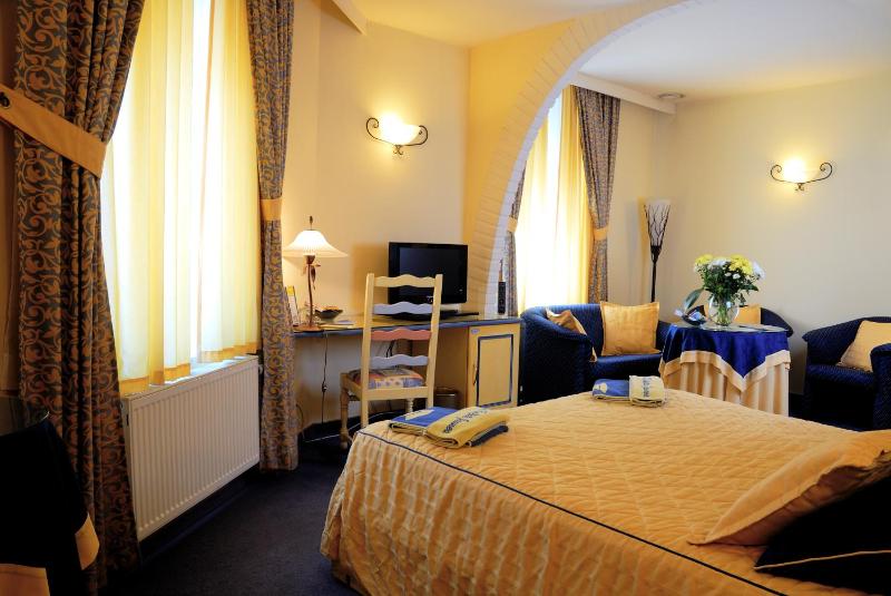 Superior Double Room image 3