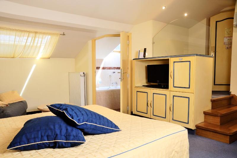 Superior Double Room image 2