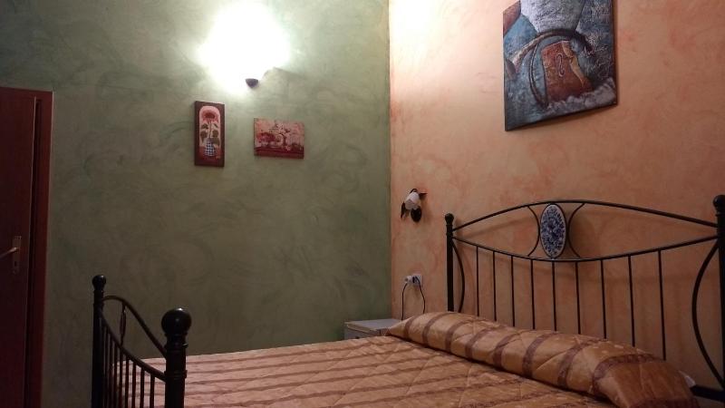 Small Double Room image 4