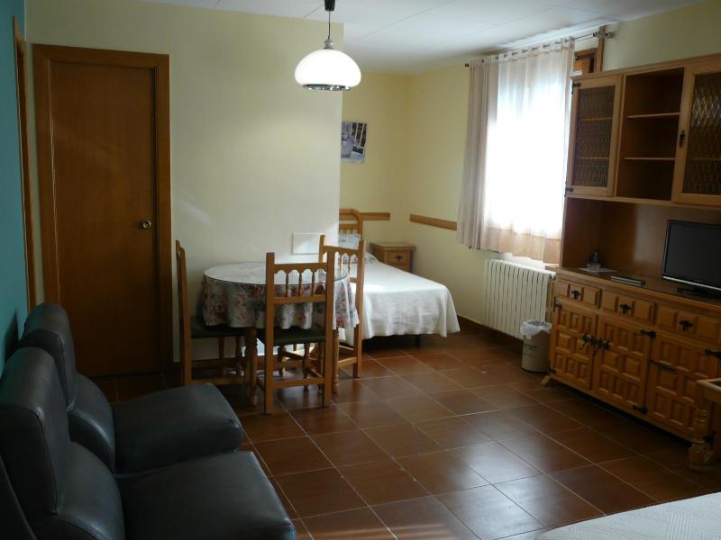 Family Room image 2