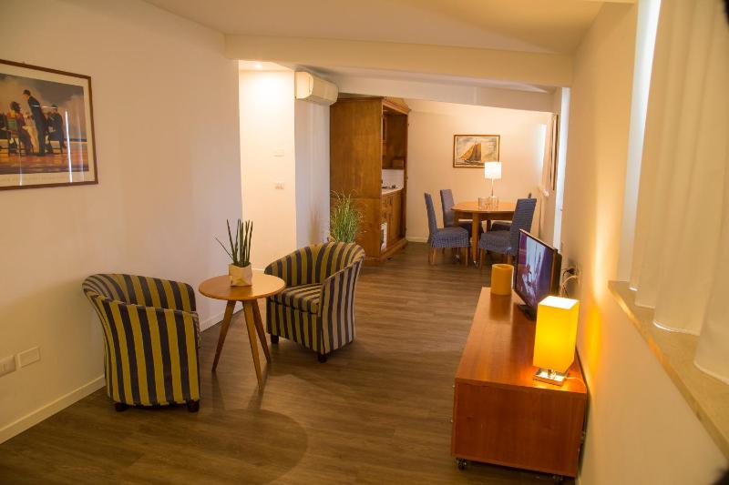 Luxury Apartment image 4