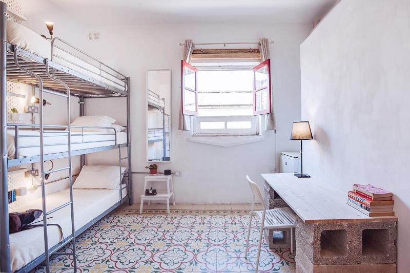 Bunk Bed in Mixed Dormitory Room image 2