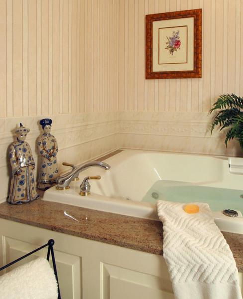 Queen Suite image 3