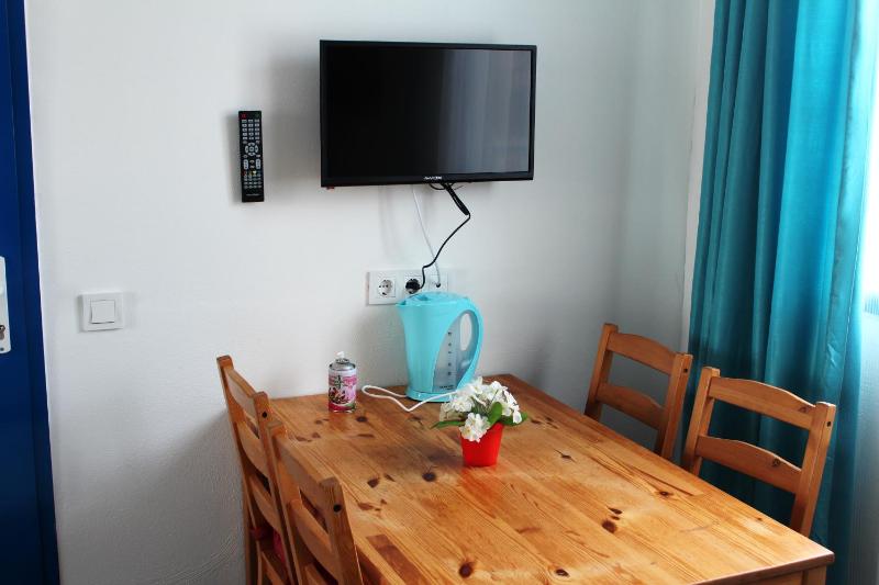 Triple Room with Pool View image 3