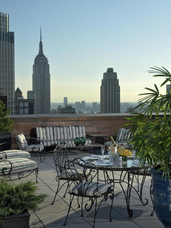 Towers at Lotte New York Palace - image 11