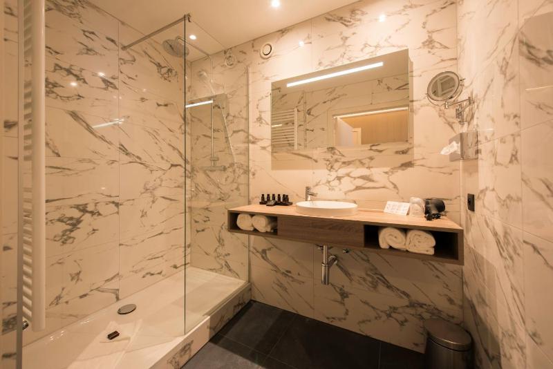 Superior Double Room image 4