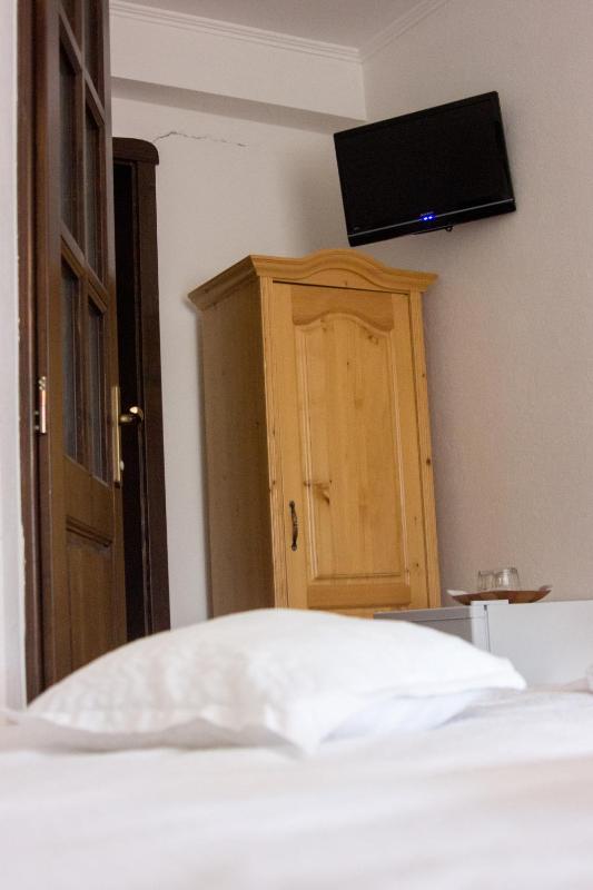 Standard Twin Room image 2