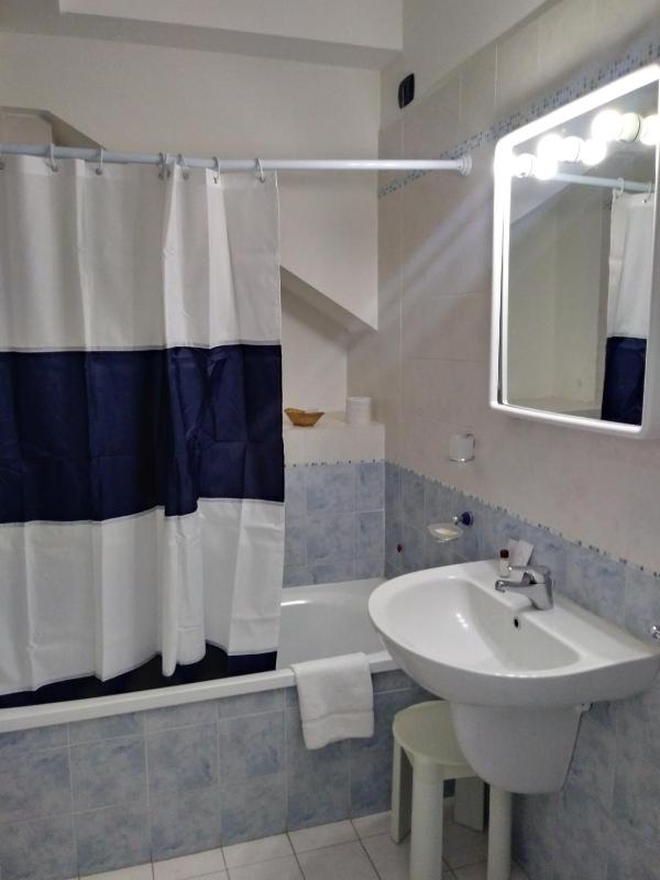 Double or Twin Room with Extra Bed image 2