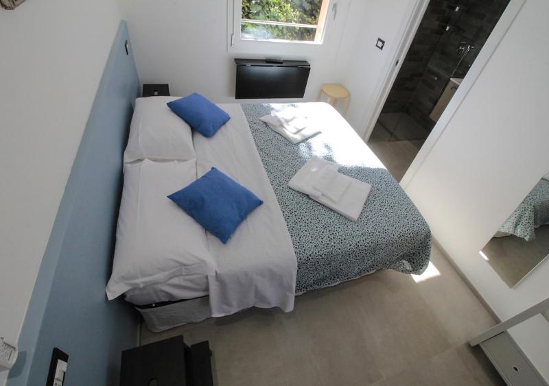 Deluxe Room image 3