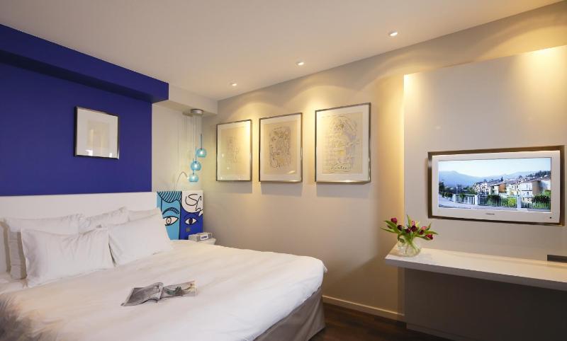 Junior Suite with Ocean View image 3