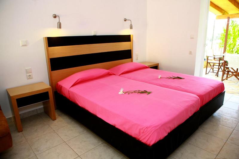 Villa Thomas Valtos beach - image 7