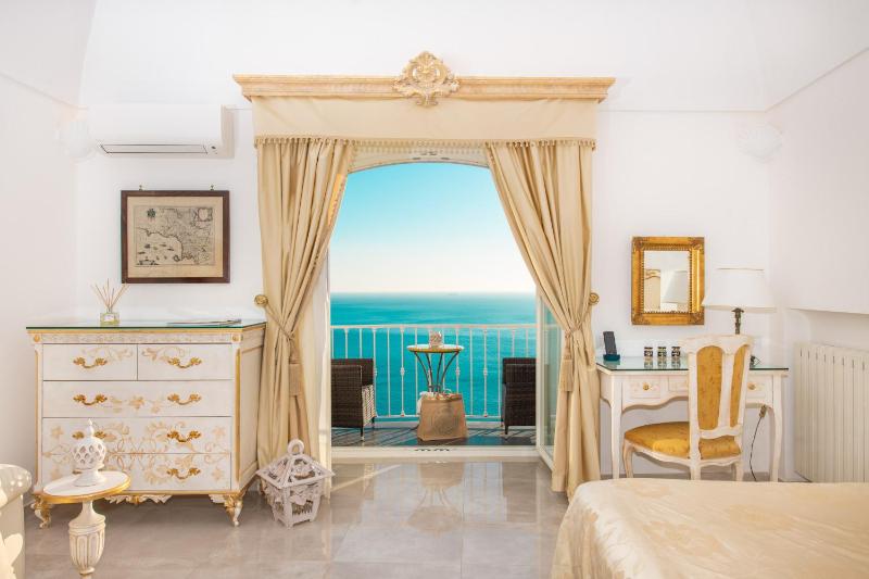 Romantic Suite with Sea View image 1