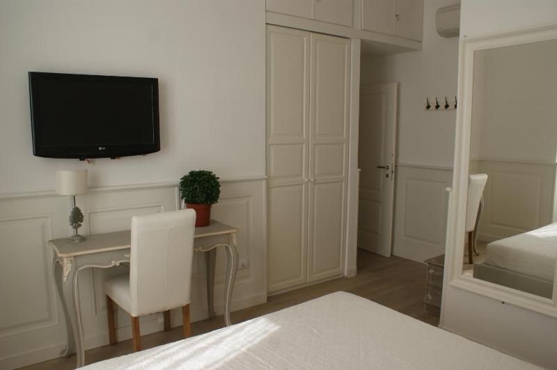 Double Room image 2