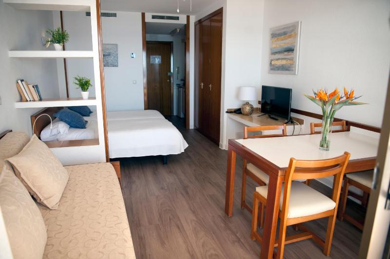 Apartamentos María Cristina Beach - image 37