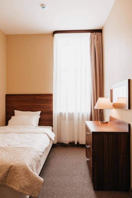 Standard Single Room image 2