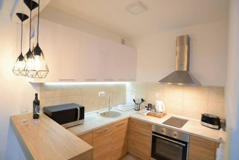 Sunny Apartment 18 - image 4