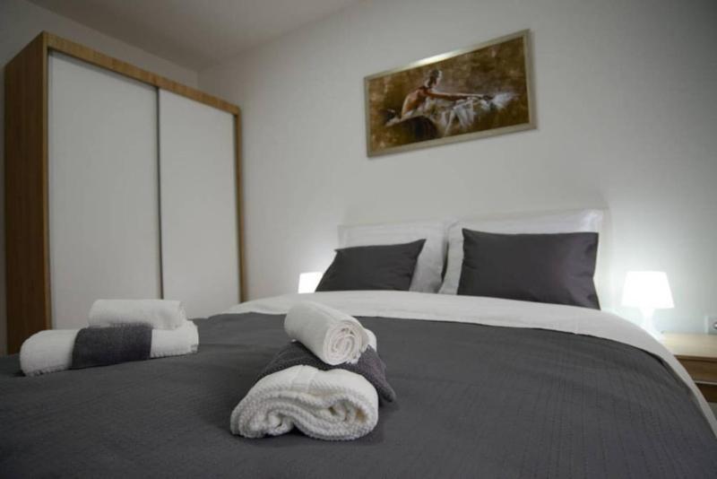 Sunny Apartment 18 - image 13