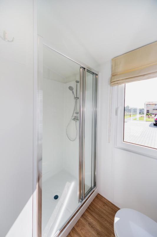 Mobile Home (2 Adults + 2 Children) image 2