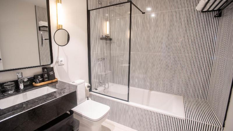 Double or Twin Room image 2