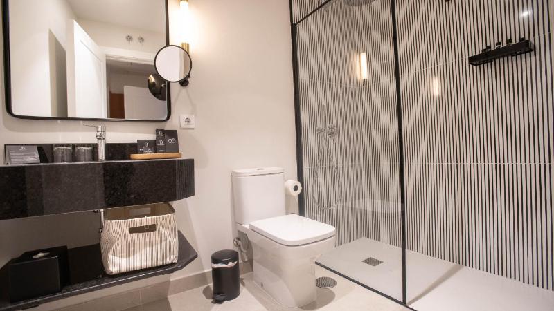 Superior Double Room image 4