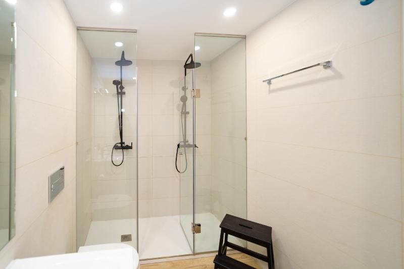 One-Bedroom Apartment image 4