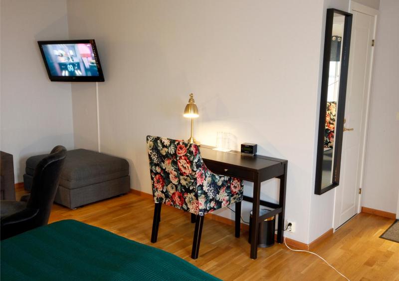 Family Room (2 Adults + 2 Children) image 4