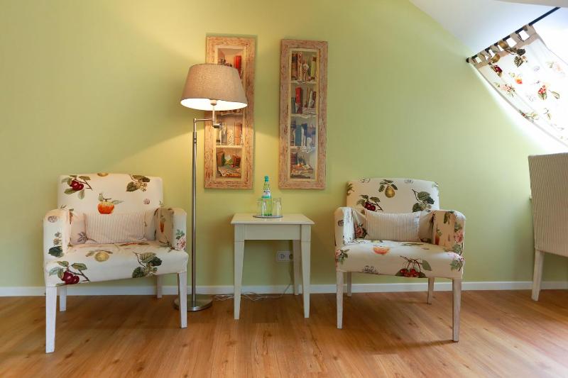 Blesius Garden Room image 3