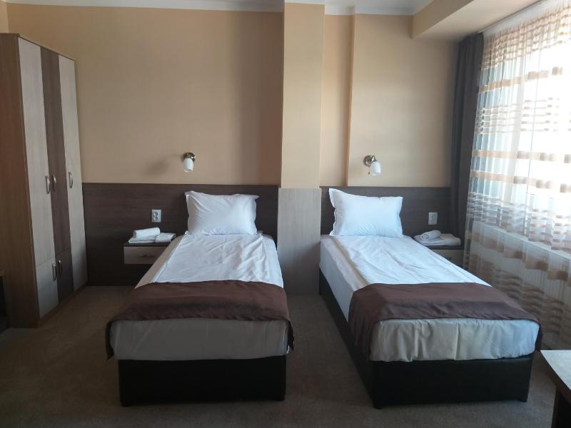 Double or Twin Room image 4