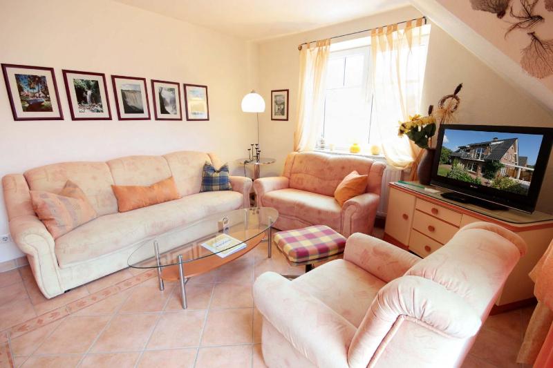 Three-Bedroom Apartment 52RB5 image 3