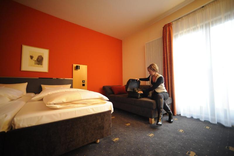Classic Double Room for Single Use image 3