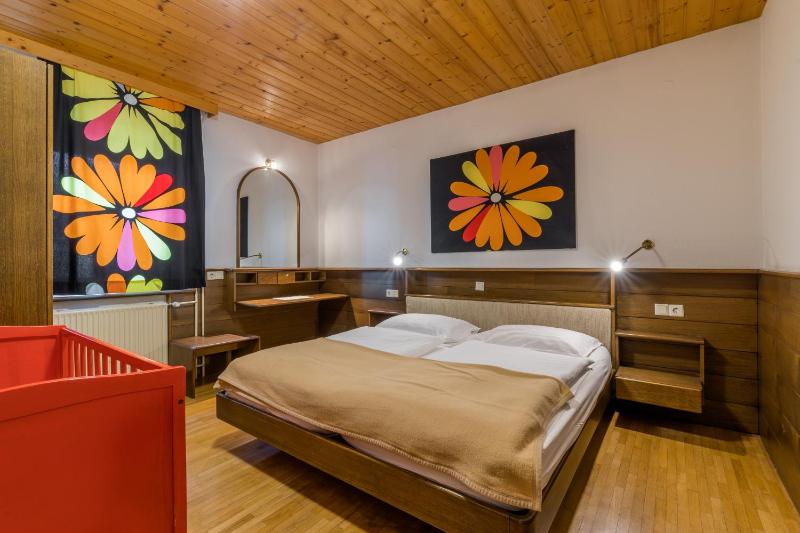 Family Suite with Balcony image 3