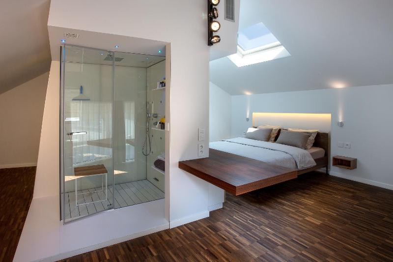 Luxury Suite image 3