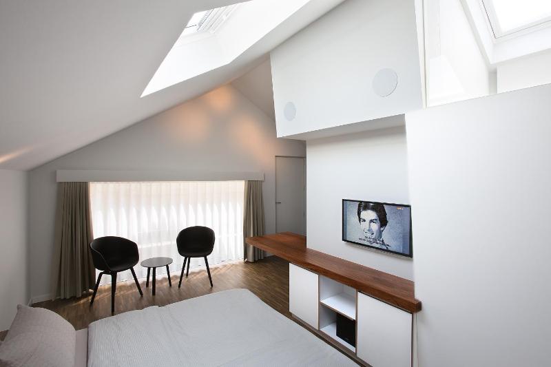 Luxury Suite image 4