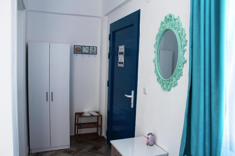 Double Room with Pool View image 1