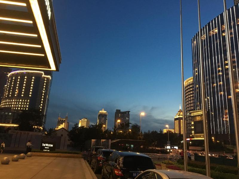 Qingdao Elegant Central Apartment - image 5