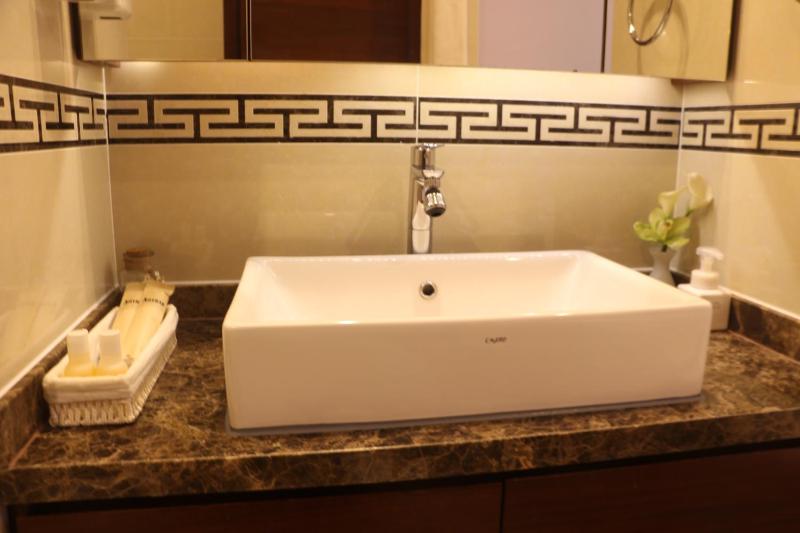 Qingdao Elegant Central Apartment - image 17