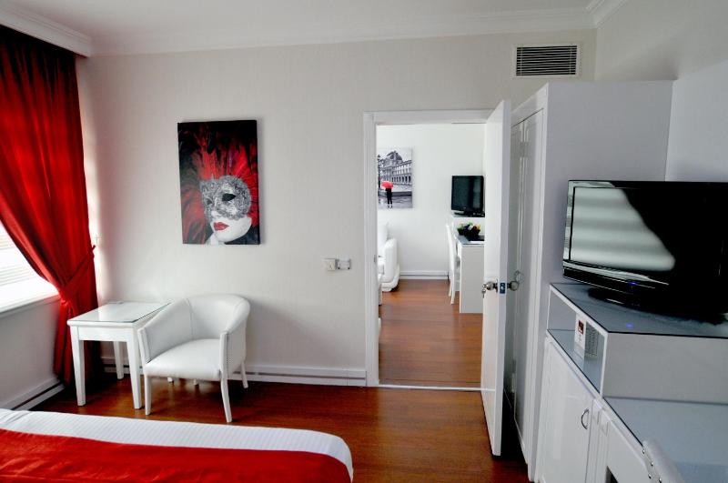 One-Bedroom Suite image 2