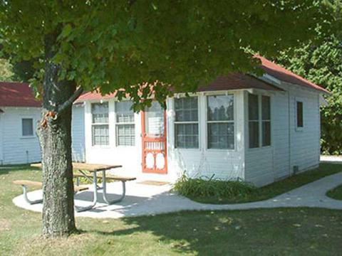 One-Bedroom Cottage image 3