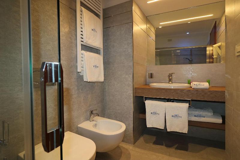 Majestic Beach Hotel & Wellness - image 9